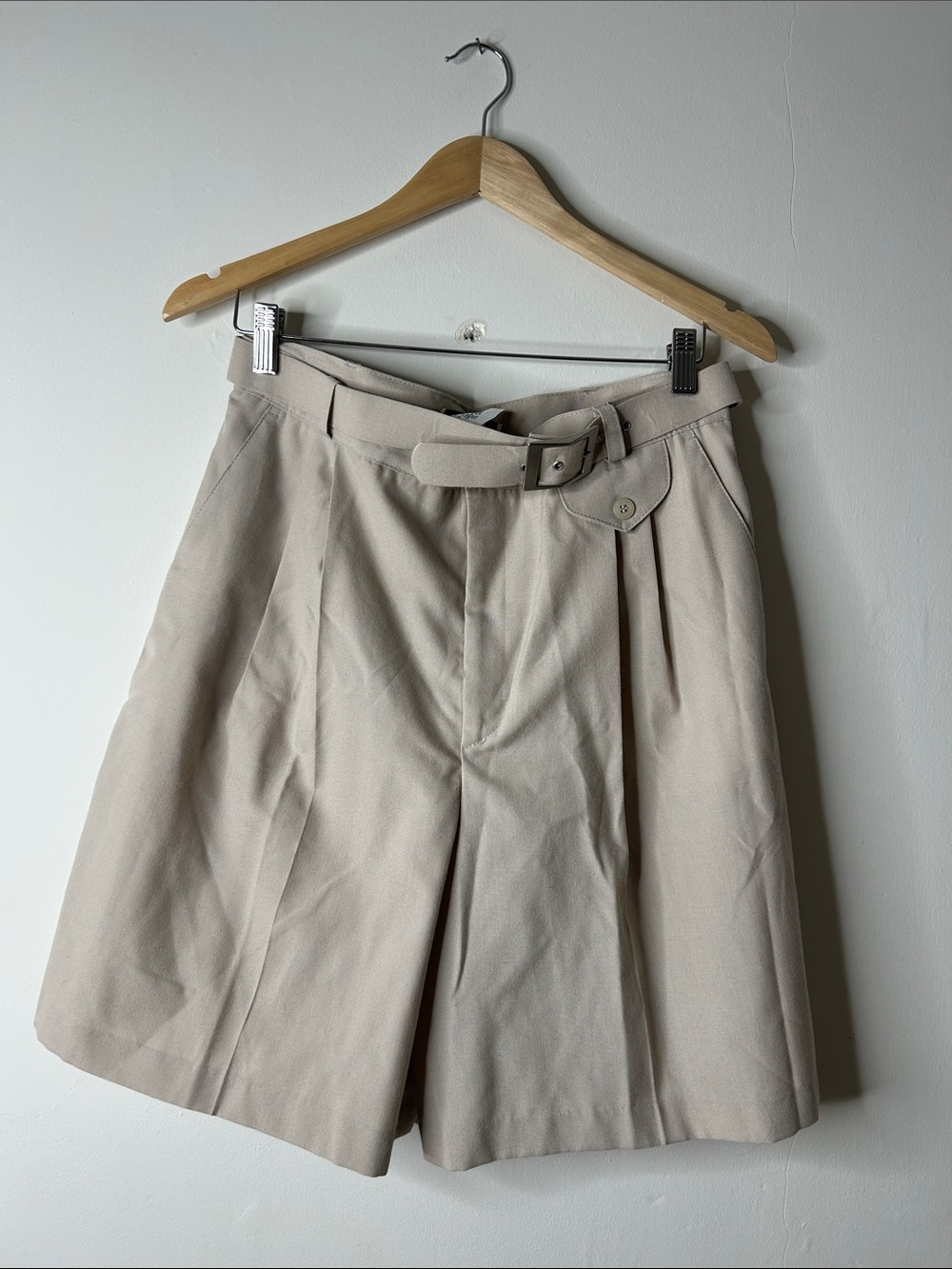 Vintage High-Waist Pleated Beige Belted Shorts